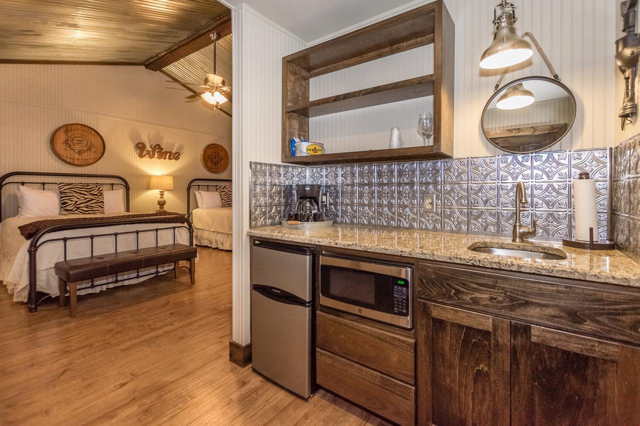 Vineyard Trail Cottages- Adults Only Fredericksburg Quarto foto