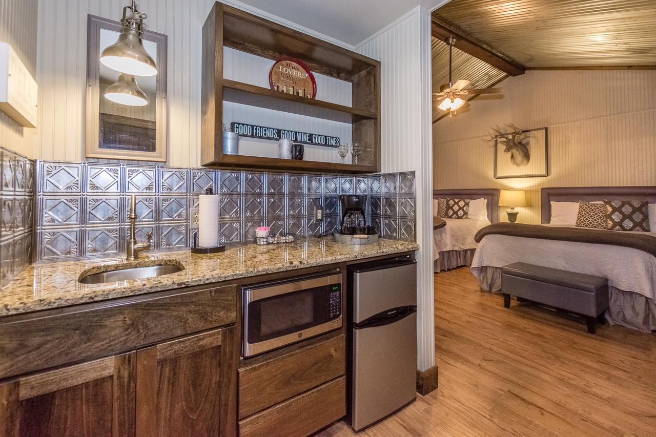 Vineyard Trail Cottages- Adults Only Fredericksburg Quarto foto